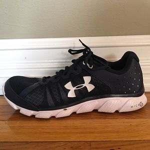 Under Armour Men’s Micro Assert 6 Running Shoe